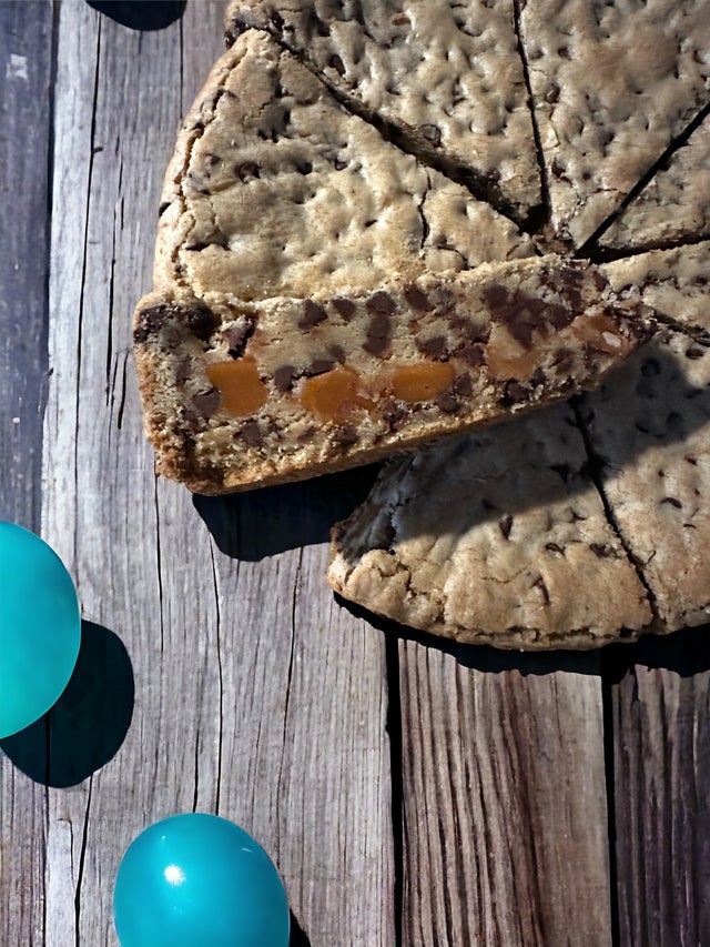 10-inch-cookie-cake-6-lbs